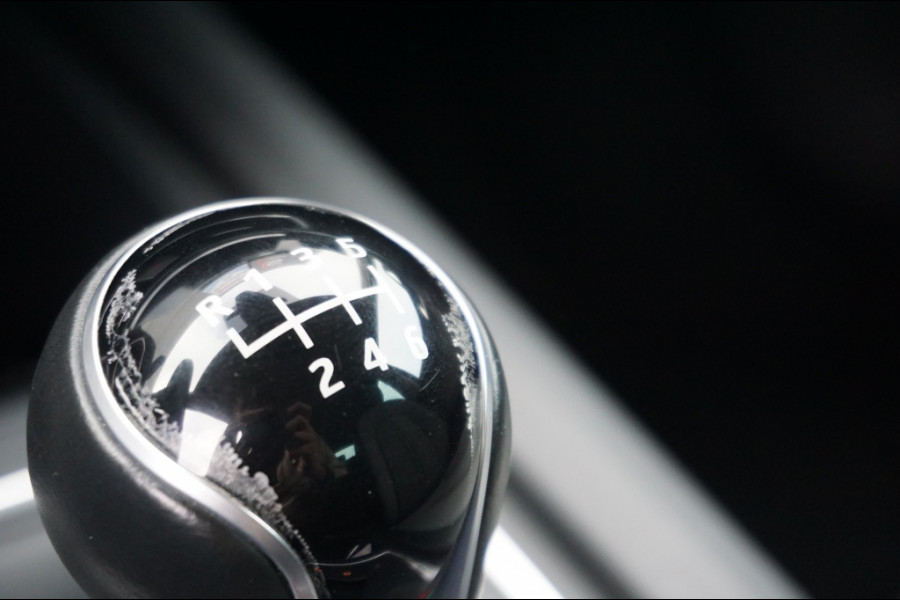 Seat Leon 130PK Style ADAPTIVE | TREKHAAK | WINTERPACK | CAMERA | KEYLESS! Seat Leon 130PK Style ADAPTIVE | TREKHAAK | WINTERPACK | CAMERA | KEYLESS!