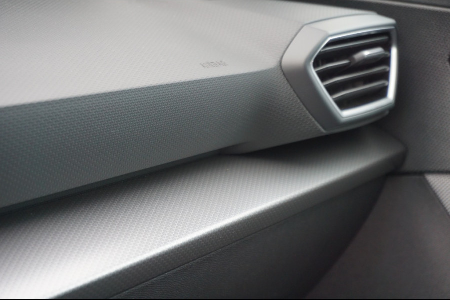 Seat Leon 130PK Style ADAPTIVE | TREKHAAK | WINTERPACK | CAMERA | KEYLESS! Seat Leon 130PK Style ADAPTIVE | TREKHAAK | WINTERPACK | CAMERA | KEYLESS!