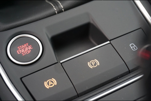 Seat Leon 130PK Style ADAPTIVE | TREKHAAK | WINTERPACK | CAMERA | KEYLESS! Seat Leon 130PK Style ADAPTIVE | TREKHAAK | WINTERPACK | CAMERA | KEYLESS!