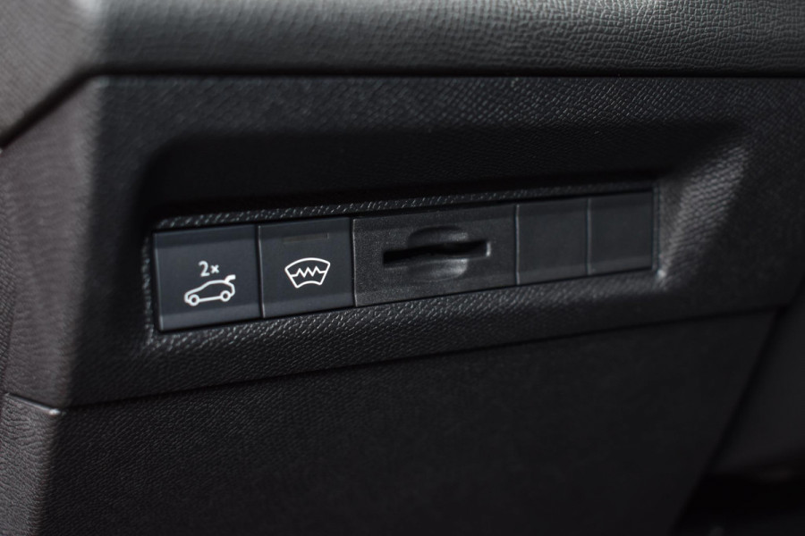 Peugeot 308 SW 1.2 130PK Aut. PureTech GT | Navi | Stoelverw. | 360 camera | Incl. garantie Peugeot 308 SW 1.2 130PK Aut. PureTech GT | Navi | Stoelverw. | 360 camera | Incl. garantie