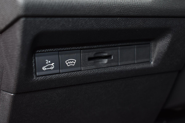 Peugeot 308 SW 1.2 130PK Aut. PureTech GT | Navi | Stoelverw. | 360 camera | Incl. garantie Peugeot 308 SW 1.2 130PK Aut. PureTech GT | Navi | Stoelverw. | 360 camera | Incl. garantie