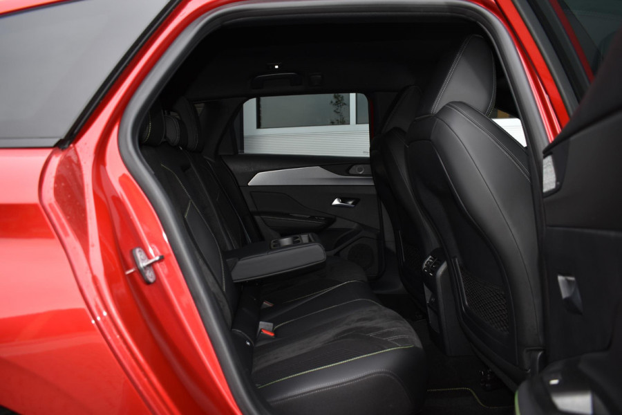 Peugeot 308 SW 1.2 130PK Aut. PureTech GT | Navi | Stoelverw. | 360 camera | Incl. garantie Peugeot 308 SW 1.2 130PK Aut. PureTech GT | Navi | Stoelverw. | 360 camera | Incl. garantie