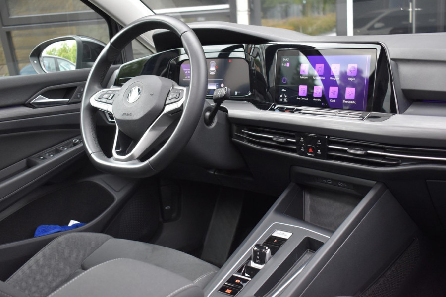 Volkswagen Golf 1.5 eTSI R Line IQ Pano Massage Stuurvw Sfeer D.Hoek ACC Lane