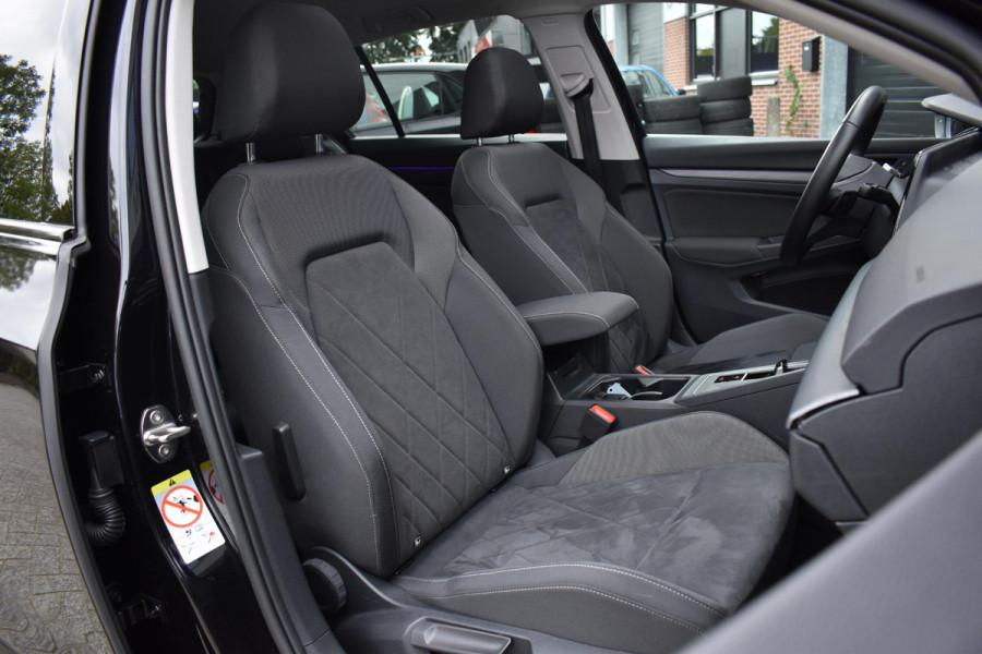 Volkswagen Golf 1.5 eTSI R Line IQ Pano Massage Stuurvw Sfeer D.Hoek ACC Lane