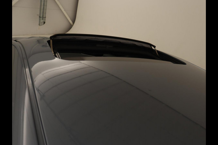 Volvo V60 1.5 T3 Polar+ Dynamic | Schuifdak | Trekhaak | Leder | Stoelverwarming | Xenon | Camera | Navigatie | Climate control