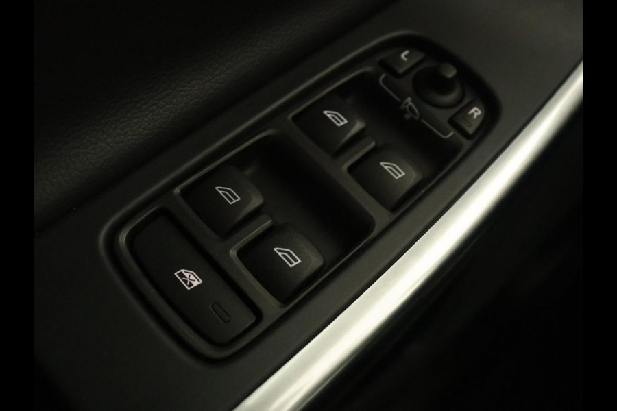 Volvo V60 1.5 T3 Polar+ Dynamic | Schuifdak | Trekhaak | Leder | Stoelverwarming | Xenon | Camera | Navigatie | Climate control