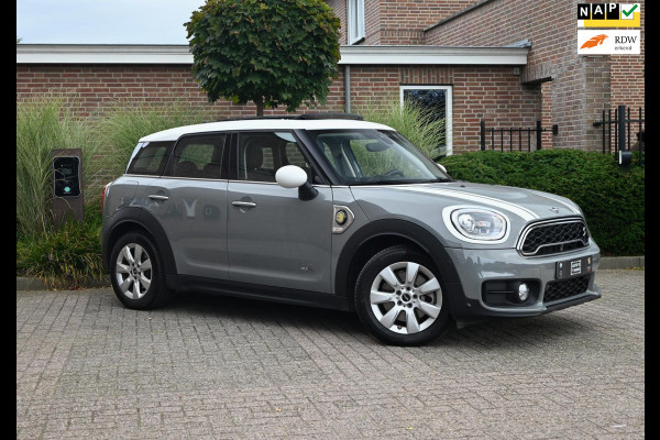 MINI Countryman 2.0 Cooper S E ALL4 Chili 225 PK Dealer o.h Pano Camera LED PDC 17''
