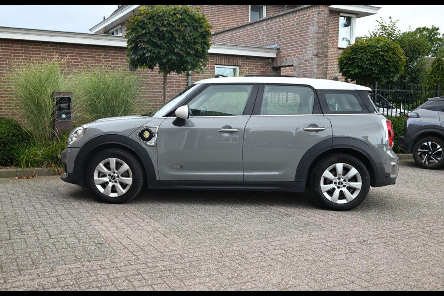 MINI Countryman 2.0 Cooper S E ALL4 Chili 225 PK Dealer o.h Pano Camera LED PDC 17''