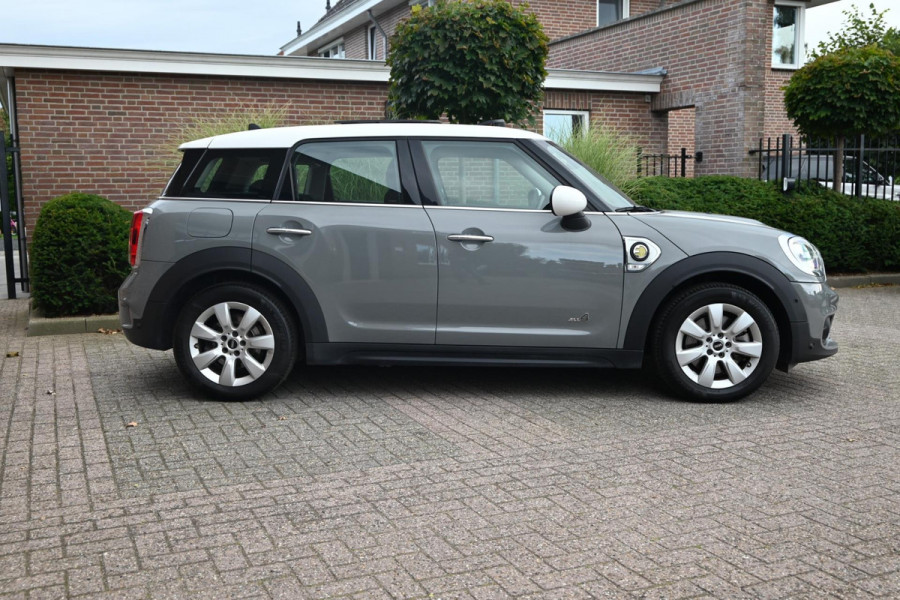 MINI Countryman 2.0 Cooper S E ALL4 Chili 225 PK Dealer o.h Pano Camera LED PDC 17''