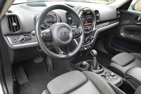 MINI Countryman 2.0 Cooper S E ALL4 Chili 225 PK Dealer o.h Pano Camera LED PDC 17''