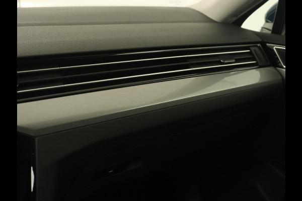 Volkswagen Passat 1.4 TSI PHEV GTE | Trekhaak | 360 Camera | Stoelverwarming | Side Assist | Carplay | Massage | Matrix LED | Navigatie | Adaptive cruise | Climate control | Plug In
