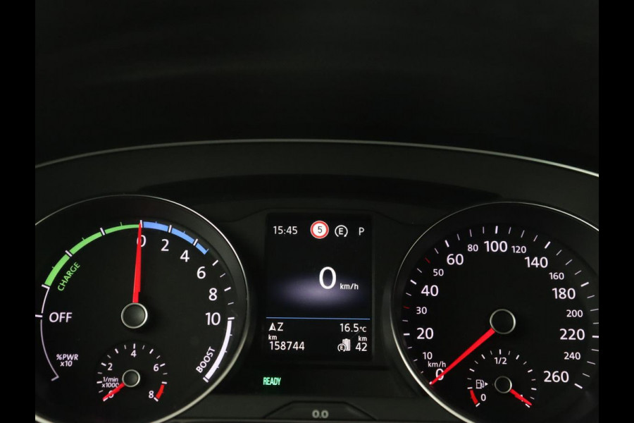 Volkswagen Passat 1.4 TSI PHEV GTE | Trekhaak | 360 Camera | Stoelverwarming | Side Assist | Carplay | Massage | Matrix LED | Navigatie | Adaptive cruise | Climate control | Plug In