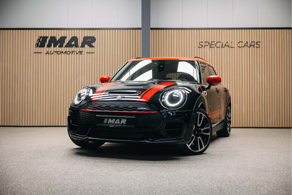 MINI Clubman 2.0 JCW ALL4 John Cooper Works Goed uitgevoerde Clubman JWC ALL4 Zwart met rood dak.