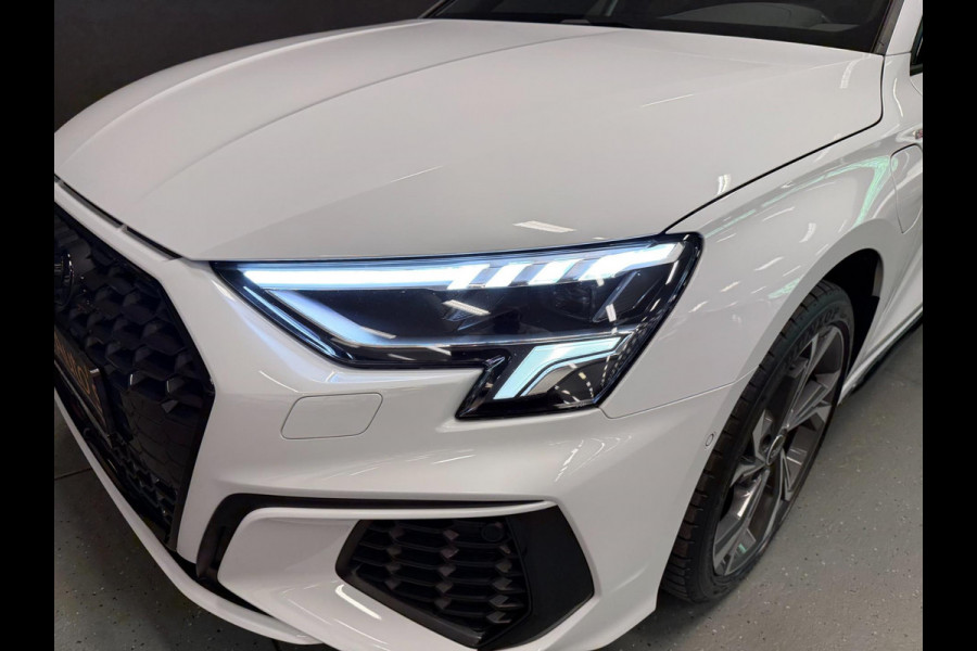 Audi A3 Sportback 40 TFSI e 2x S-LINE BLACK-LINE V-COCKPIT/NAVI/LED/DAB/CARPLAY/ECC/PDC/A-CRUISE///