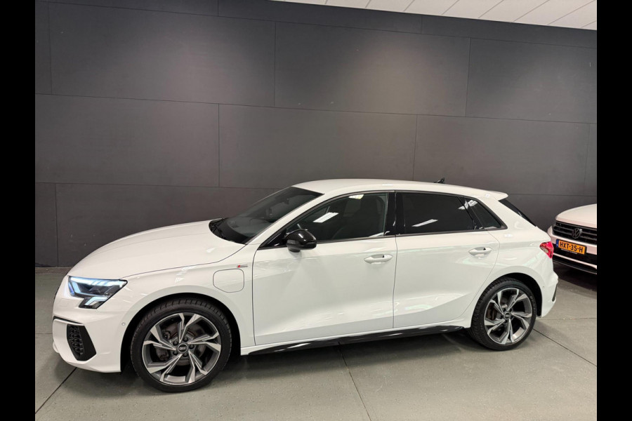 Audi A3 Sportback 40 TFSI e 2x S-LINE BLACK-LINE V-COCKPIT/NAVI/LED/DAB/CARPLAY/ECC/PDC/A-CRUISE///