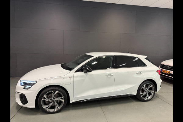 Audi A3 Sportback 40 TFSI e 2x S-LINE BLACK-LINE V-COCKPIT/NAVI/LED/DAB/CARPLAY/ECC/PDC/A-CRUISE///