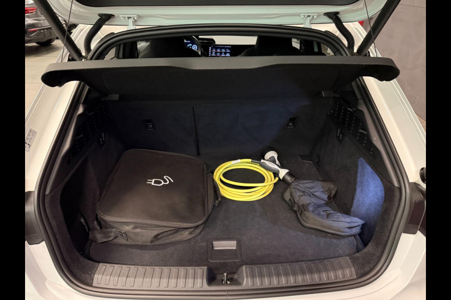 Audi A3 Sportback 40 TFSI e 2x S-LINE BLACK-LINE V-COCKPIT/NAVI/LED/DAB/CARPLAY/ECC/PDC/A-CRUISE///