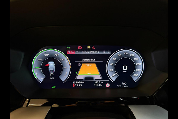Audi A3 Sportback 40 TFSI e 2x S-LINE BLACK-LINE V-COCKPIT/NAVI/LED/DAB/CARPLAY/ECC/PDC/A-CRUISE///