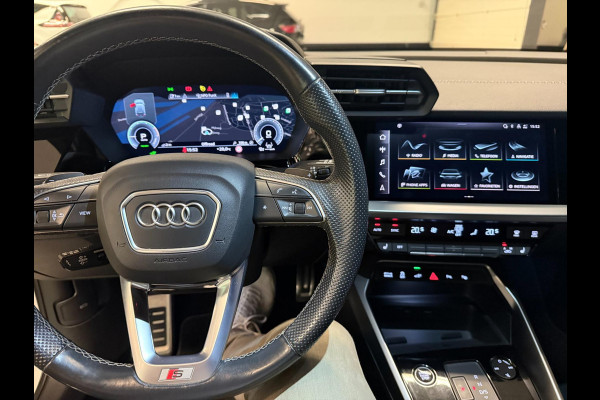 Audi A3 Sportback 40 TFSI e 2x S-LINE BLACK-LINE V-COCKPIT/NAVI/LED/DAB/CARPLAY/ECC/PDC/A-CRUISE///