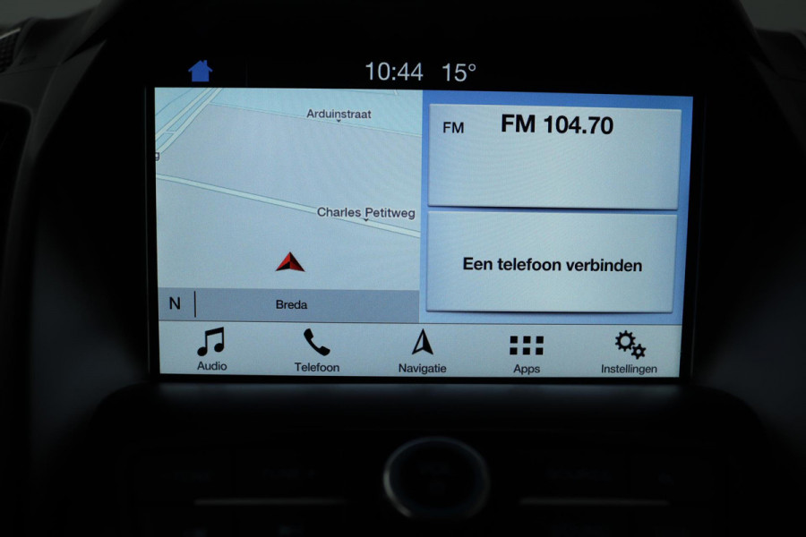 Ford Kuga 1.5 EcoBoost ST Line (NAVIGATIE, TREKHAAK, STUUR-/STOELVERWARMING, PARKEERSENSOREN)
