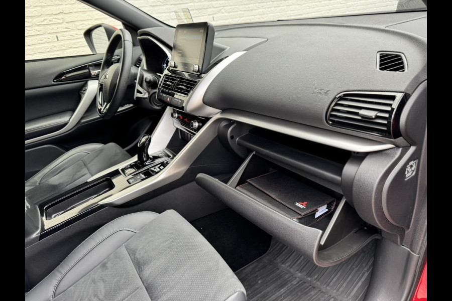 Mitsubishi Eclipse Cross 2.4 PHEV Intense+ Cruise control Climate control Navigatie Apple Android Parkeersensoren plus camera