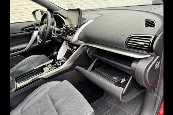 Mitsubishi Eclipse Cross 2.4 PHEV Intense+ Cruise control Climate control Navigatie Apple Android Parkeersensoren plus camera