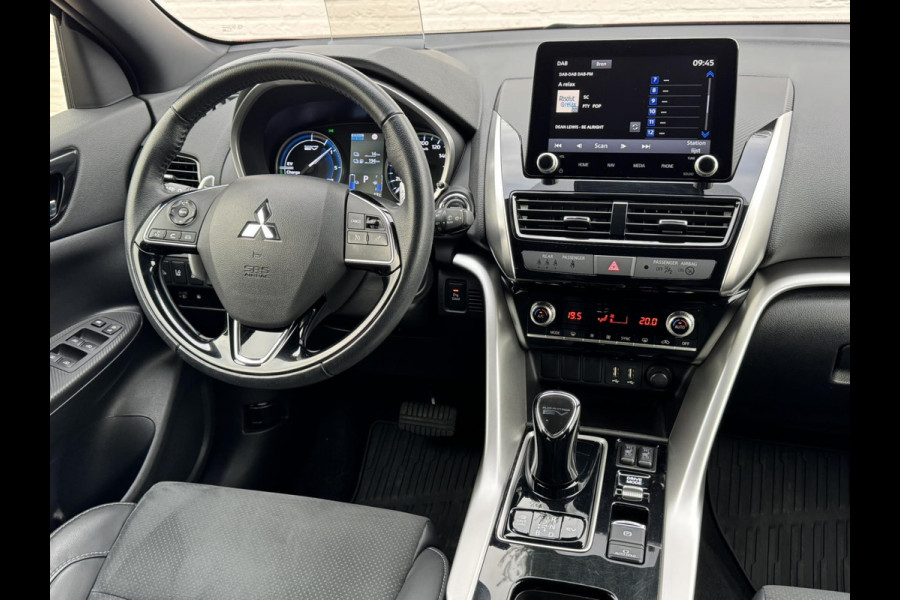 Mitsubishi Eclipse Cross 2.4 PHEV Intense+ Cruise control Climate control Navigatie Apple Android Parkeersensoren plus camera