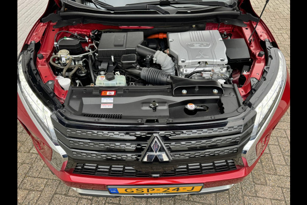 Mitsubishi Eclipse Cross 2.4 PHEV Intense+ Cruise control Climate control Navigatie Apple Android Parkeersensoren plus camera