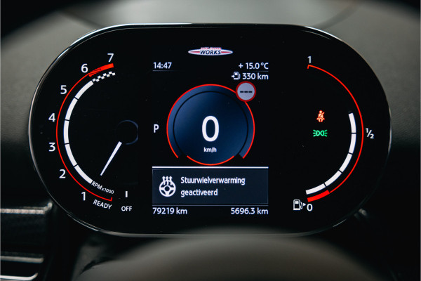 MINI Clubman 2.0 JCW ALL4 John Cooper Works Goed uitgevoerde Clubman JWC ALL4 Zwart met rood dak.
