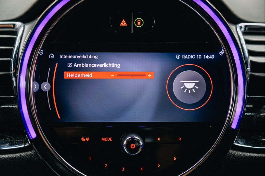 MINI Clubman 2.0 JCW ALL4 John Cooper Works Goed uitgevoerde Clubman JWC ALL4 Zwart met rood dak.