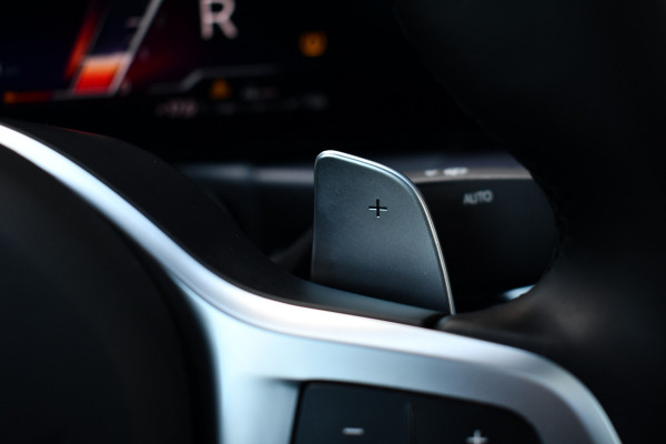 BMW 3-serie 330e M-Sport Pano ACC H/K 360 HUD 19inch El-zetels