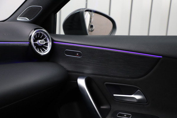 Mercedes-Benz A-Klasse 250 AMG Sedan | 224PK | Pano | Sfeerverlichting | Burmester | Multibeam | Stoelverwarming | Standkachel | 2019.