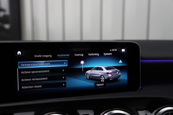 Mercedes-Benz A-Klasse 250 AMG Sedan | 224PK | Pano | Sfeerverlichting | Burmester | Multibeam | Stoelverwarming | Standkachel | 2019.