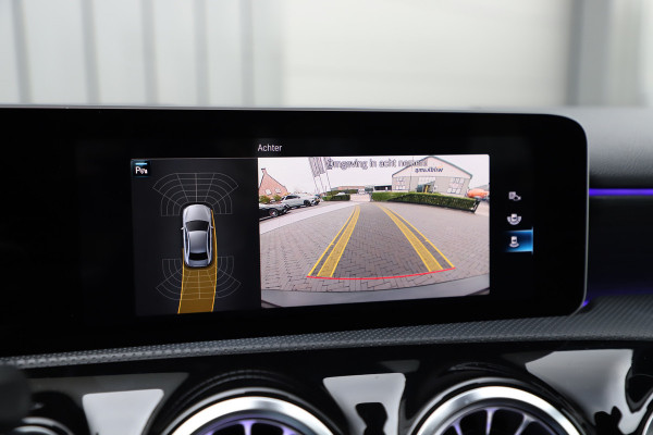 Mercedes-Benz A-Klasse 250 AMG Sedan | 224PK | Pano | Sfeerverlichting | Burmester | Multibeam | Stoelverwarming | Standkachel | 2019.