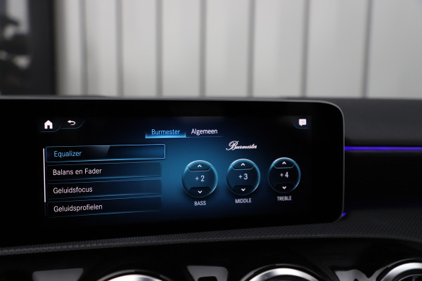 Mercedes-Benz A-Klasse 250 AMG Sedan | 224PK | Pano | Sfeerverlichting | Burmester | Multibeam | Stoelverwarming | Standkachel | 2019.