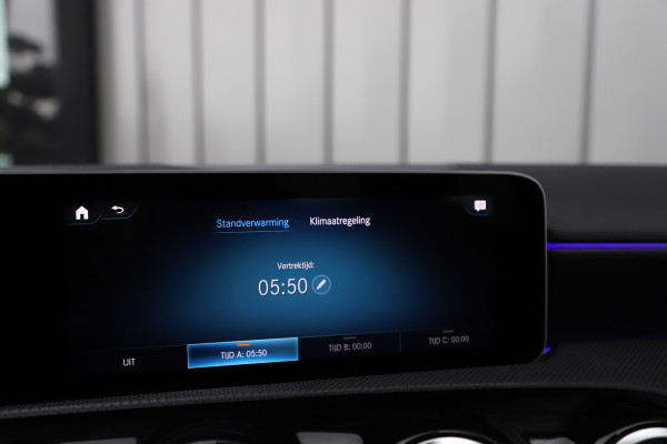 Mercedes-Benz A-Klasse 250 AMG Sedan | 224PK | Pano | Sfeerverlichting | Burmester | Multibeam | Stoelverwarming | Standkachel | 2019.