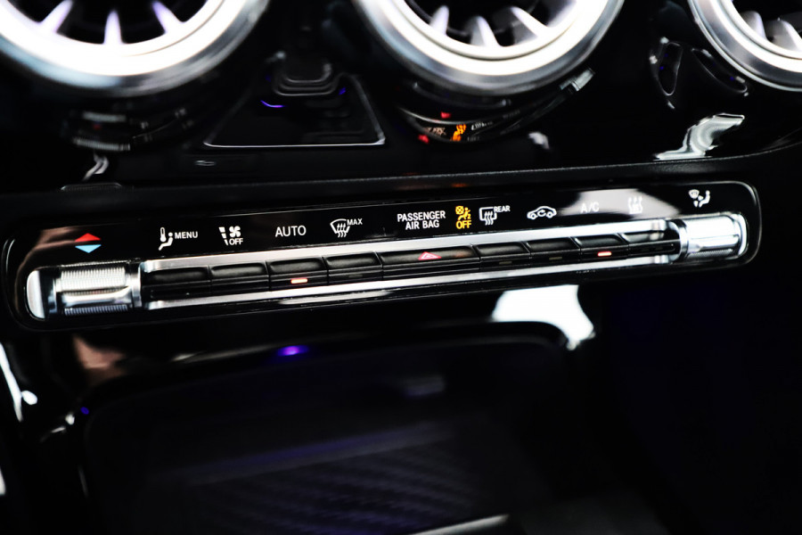 Mercedes-Benz A-Klasse 250 AMG Sedan | 224PK | Pano | Sfeerverlichting | Burmester | Multibeam | Stoelverwarming | Standkachel | 2019.