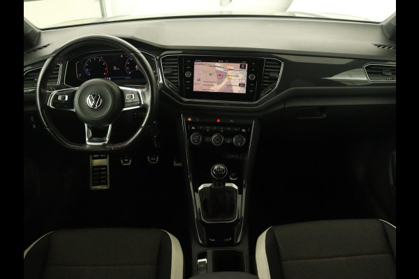 Volkswagen T-Roc 1.0 TSI Sport | Stoelverwarming | Camera | Virtual Cockpit | Adaptive cruise | DAB | Full LED | Climate control | Getint glas