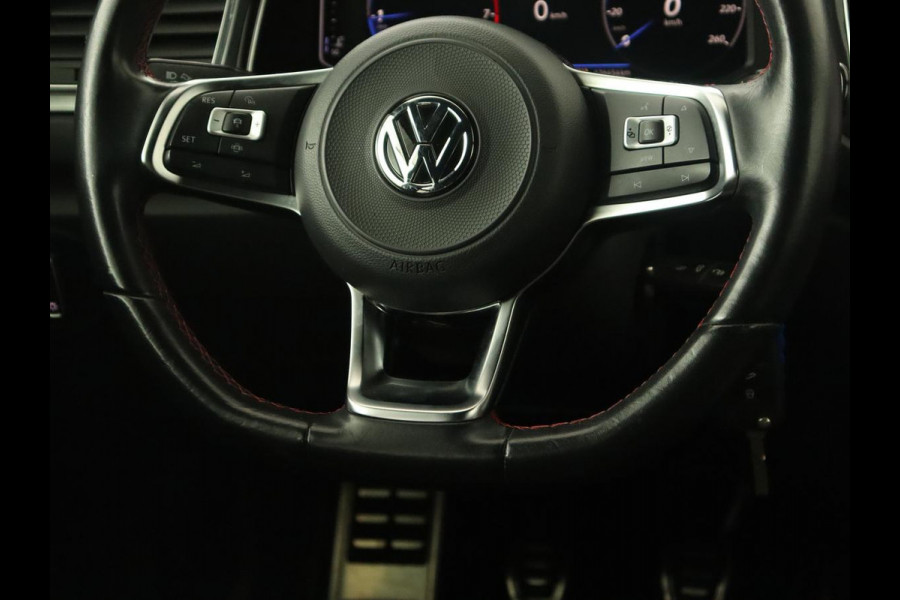 Volkswagen T-Roc 1.0 TSI Sport | Stoelverwarming | Camera | Virtual Cockpit | Adaptive cruise | DAB | Full LED | Climate control | Getint glas