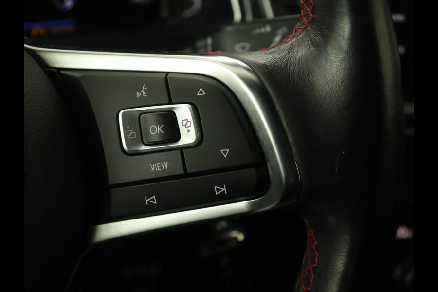 Volkswagen T-Roc 1.0 TSI Sport | Stoelverwarming | Camera | Virtual Cockpit | Adaptive cruise | DAB | Full LED | Climate control | Getint glas