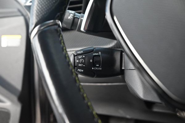 Peugeot 2008 1.2 PureTech GT 131 PK Dealer o.h Keyless 360 Camera Side-Assist LED 17''