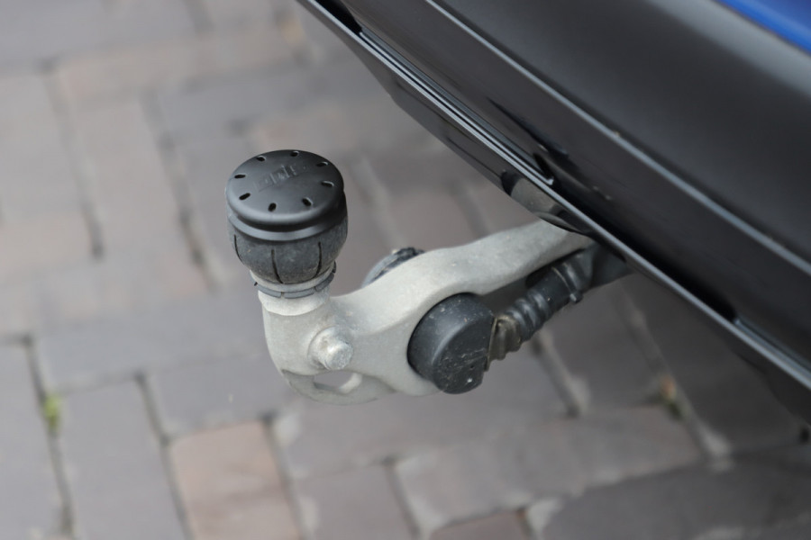 Mercedes-Benz GLC 400e AMG 4-Matic | 381PK | Luchtvering | Achterasbesturing | Massage | Head-up | Keyles-go | Burmester | Sfeerverlichting | Air- Mercedes-Benz GLC 400e AMG 4-Matic | 381PK | Luchtvering | Achterasbesturing | Massage | Head-up | Keyles-go | Burmester | Sfeerverlichting | Air-