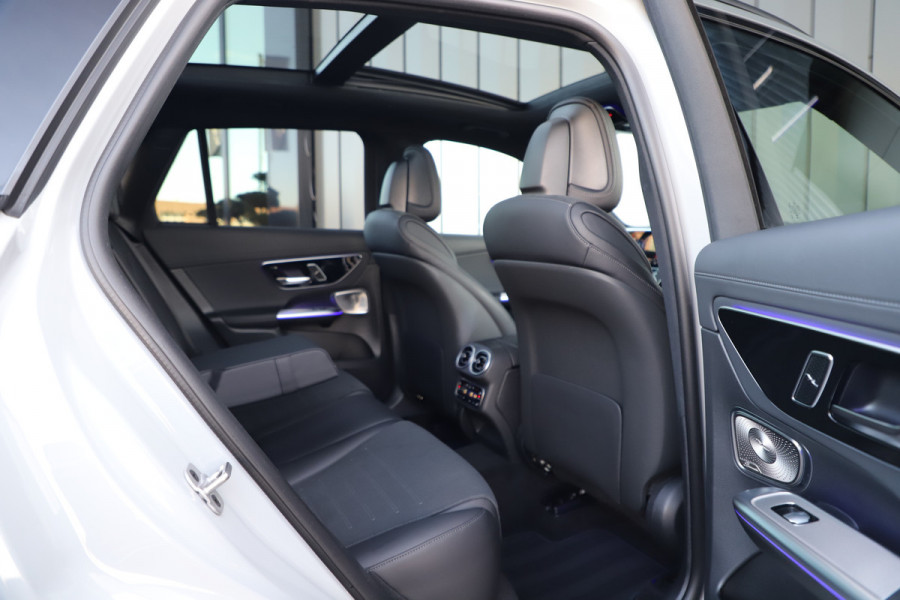 Mercedes-Benz GLC 400e AMG 4-Matic | 381PK | Achterasbesturing | Luchtvering | Pano | Head-up | Keyles-go | Sfeerverlichting | Memory | Distronic Mercedes-Benz GLC 400e AMG 4-Matic | 381PK | Achterasbesturing | Luchtvering | Pano | Head-up | Keyles-go | Sfeerverlichting | Memory | Distronic