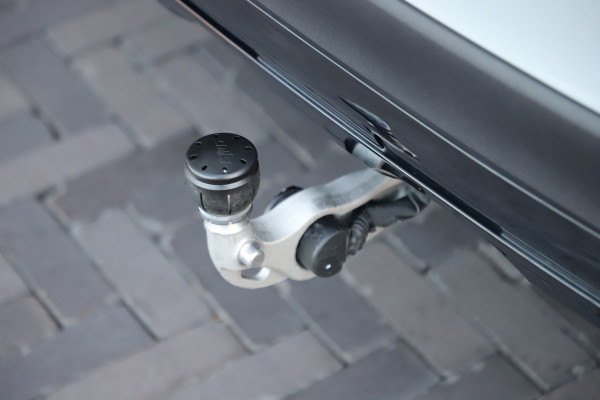 Mercedes-Benz GLC 400e AMG 4-Matic | 381PK | Achterasbesturing | Luchtvering | Pano | Head-up | Keyles-go | Sfeerverlichting | Memory | Distronic Mercedes-Benz GLC 400e AMG 4-Matic | 381PK | Achterasbesturing | Luchtvering | Pano | Head-up | Keyles-go | Sfeerverlichting | Memory | Distronic