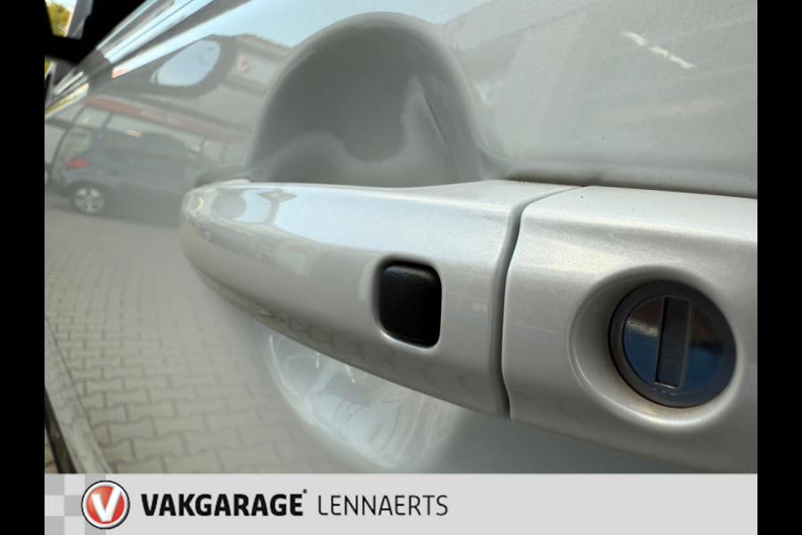 Suzuki Vitara 1.5 Hybrid Select Automaat 4-cilinder (Camera, Keyless, Carplay) BOVAG/RIJKLAAR