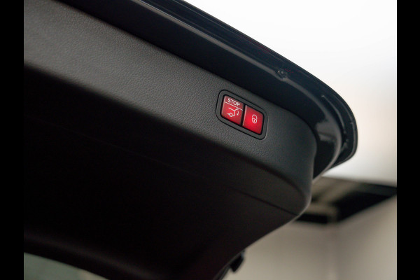 Mercedes-Benz C-Klasse Estate C 300 e AMG Line | NIGHT | 19 Inch | Trekhaak Mercedes-Benz C-Klasse Estate C 300 e AMG Line | NIGHT | 19 Inch | Trekhaak