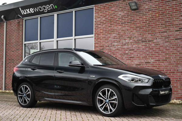 BMW X2 xDrive25e M-Sport Pano M-zetels HUD Camera El-klep 19inch
