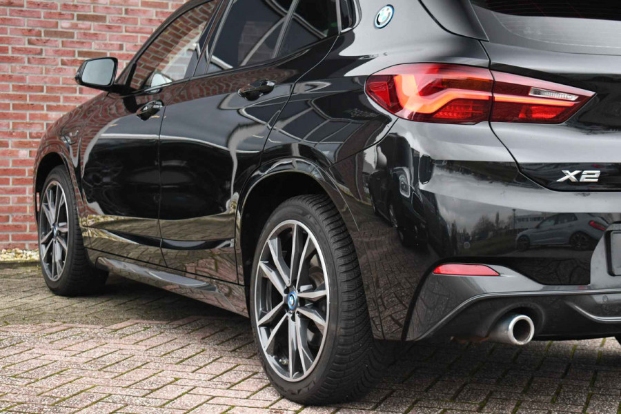 BMW X2 xDrive25e M-Sport Pano M-zetels HUD Camera El-klep 19inch