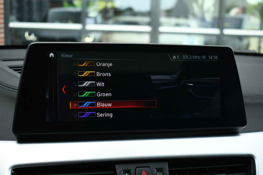 BMW X2 xDrive25e M-Sport Pano M-zetels HUD Camera El-klep 19inch