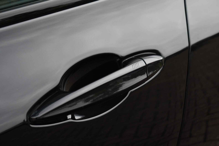 BMW X2 xDrive25e M-Sport Pano M-zetels HUD Camera El-klep 19inch